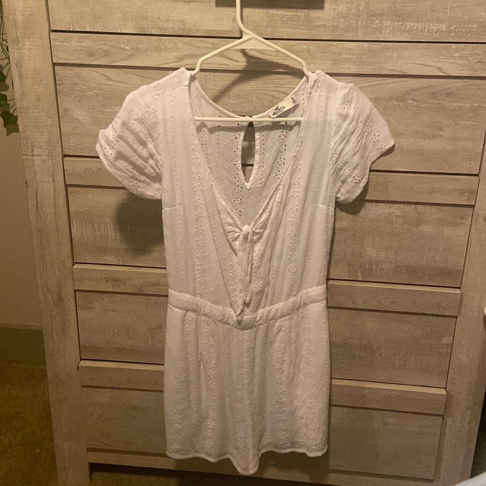 Hollister White Romper, size small.